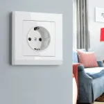 Розетка с заземлением и шторками, без рамки Werkel белый W1171101