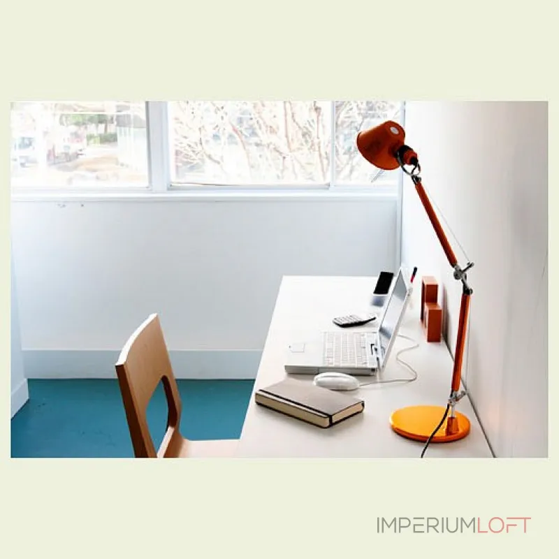 Настольная лампа офисная Artemide A011860