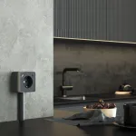 Розетка с заземлением, шторками и USB Werkel Gallant графит рифленый W5071704
