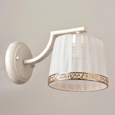 Бра Hiper Simona H016-1 Цвет арматуры золото Цвет плафонов белый