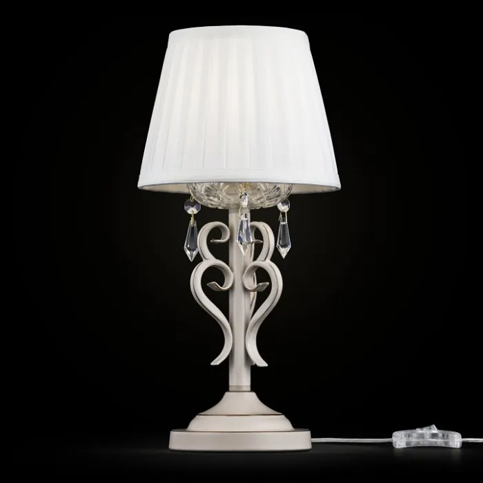 Настольная лампа декоративная Maytoni Triumph ARM288-00-G Цвет арматуры кремовый Цвет плафонов кремовый от ImperiumLoft