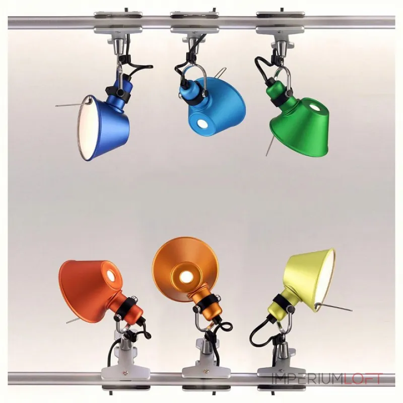 Настольная лампа офисная Artemide A010880