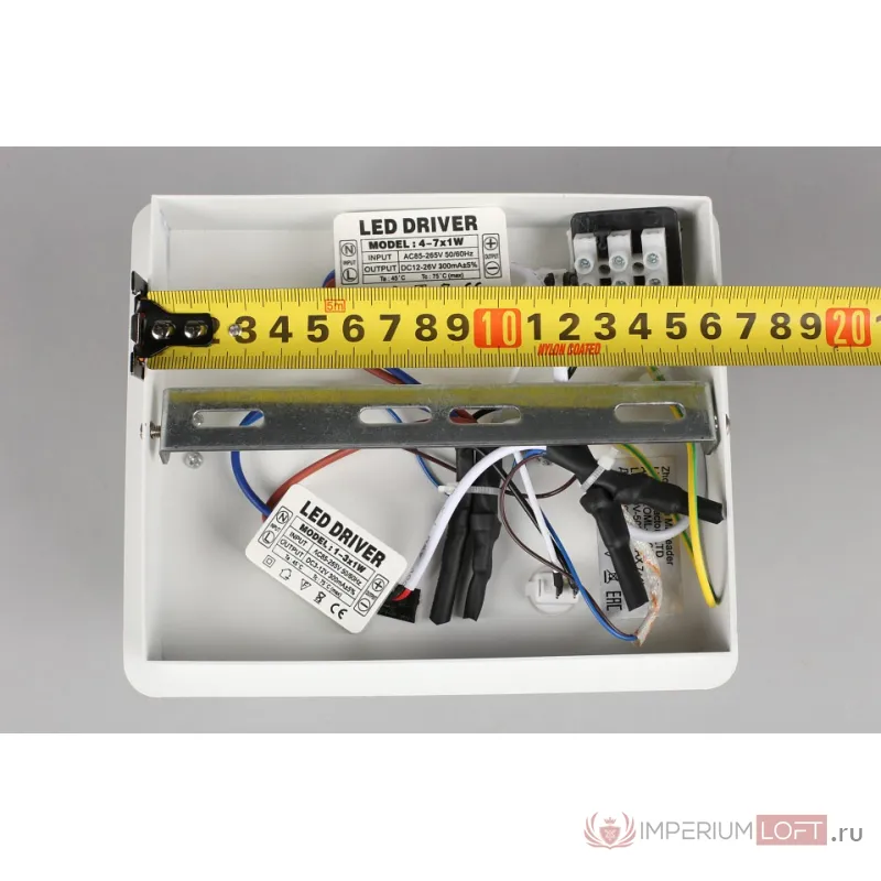 Бра с подсветкой Omnilux Sorano OML-10901-02 Цвет арматуры белый Цвет плафонов белый от ImperiumLoft