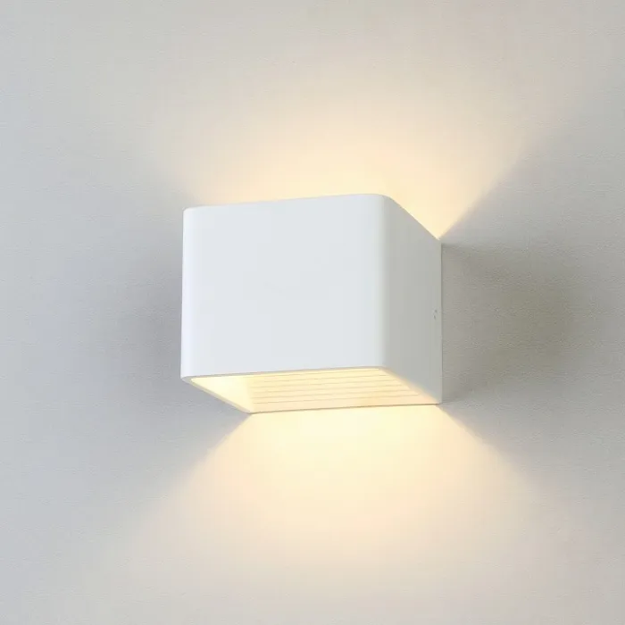 Накладной светильник Elektrostandard Corudo a040452 Цвет арматуры белый от ImperiumLoft