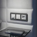 Розетка с заземлением, шторками и 2хUSB, без рамки Werkel белый матовый W1171561