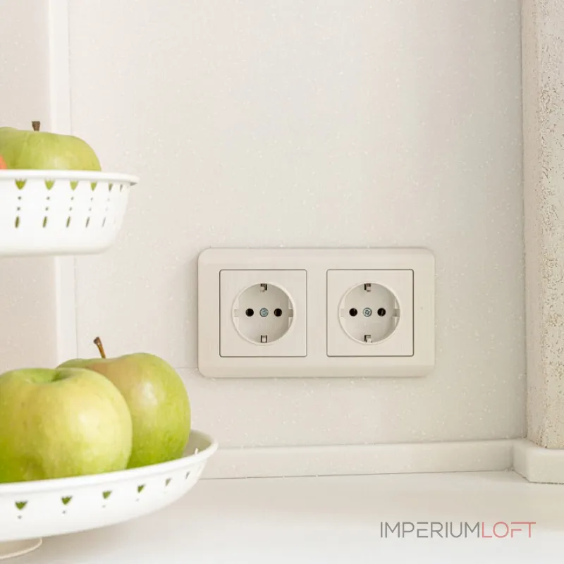 Розетка с заземлением и шторками, без рамки Werkel перламутровый рифленый W1171113