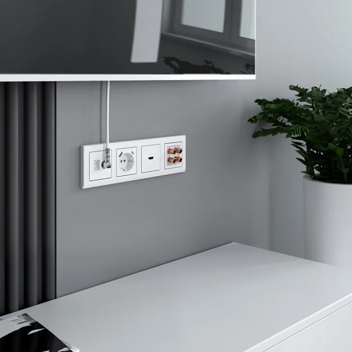 Розетка с заземлением, шторками и USB, без рамки Werkel белый W1171701 от ImperiumLoft