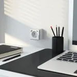 Розетка с заземлением, шторками и USB Werkel Gallant белые W5071701