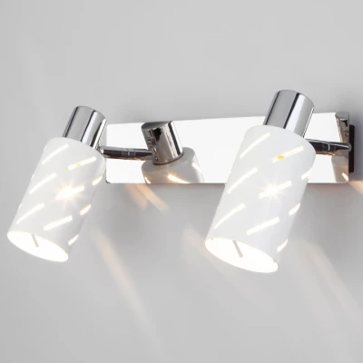 Настенный светильник с металлическими плафонами 20090/2 белый / хром