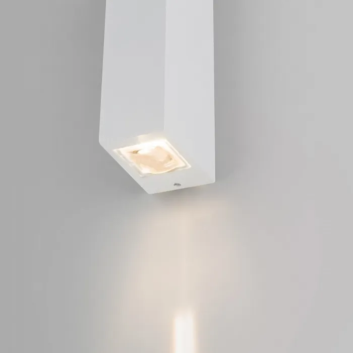 Накладной светильник Elektrostandard Blaze 35136/W белый от ImperiumLoft