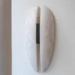 Настенный светильник Split Marble с плафонами из мрамора от VINSA
