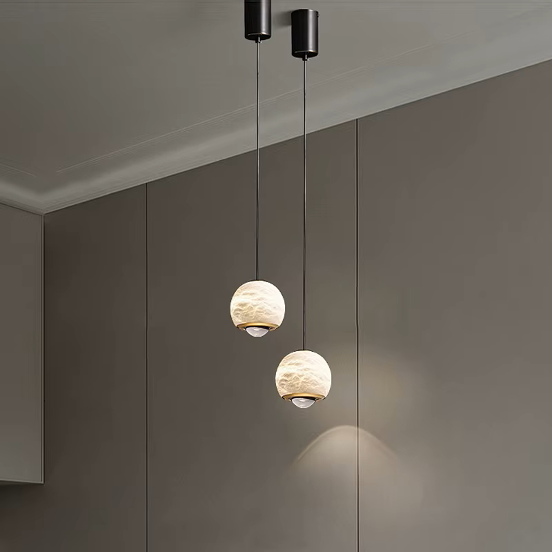 Подвесной светильник HENNEKE MARBLE Cloud Marble A с шарообразным плафоном из натурального мрамора Подвесной светильник HENNEKE MARBLE Cloud Marble A с шарообразным плафоном из натурального мрамора