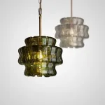 Подвесной светильник KARIOKA Green+Bronze с изогнутыми подвесами из фактурного стекла от Vinsa