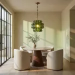 Подвесной светильник KARIOKA Green+Bronze с изогнутыми подвесами из фактурного стекла от Vinsa