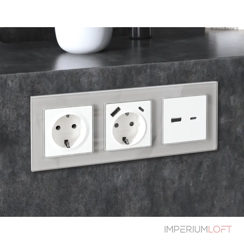 Комплект механизма электрической розетки 2USB A+A 18W быстрая зарядка с заземлением со шторками 2P+E 16A-250V Ambrella Volt MA MA129010
