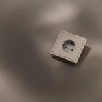 Накладка для розетки с заземлением и защитными шторками S70 (платина) Voltum VLSM000710