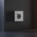 Накладка для розетки с заземлением и защитными шторками с USB A+C S70 (серый) Voltum VLS001016