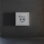 Накладка для розетки с заземлением и защитными шторками с USB A+C S70 (серый) Voltum VLS001016