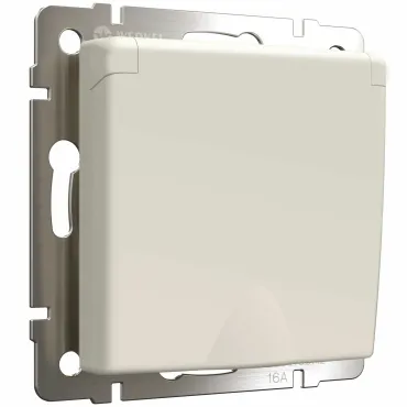 Розетка с заземлением и шторками c крышкой IP44 Werkel W1171262