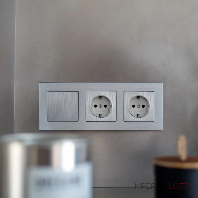 Розетка с заземлением без рамки Werkel W117 W1171009 Цвет арматуры серебро