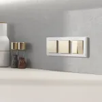 Розетка влагозащитная с защитной крышкой и шторкамиWerkel a069604 от ImperiumLoft